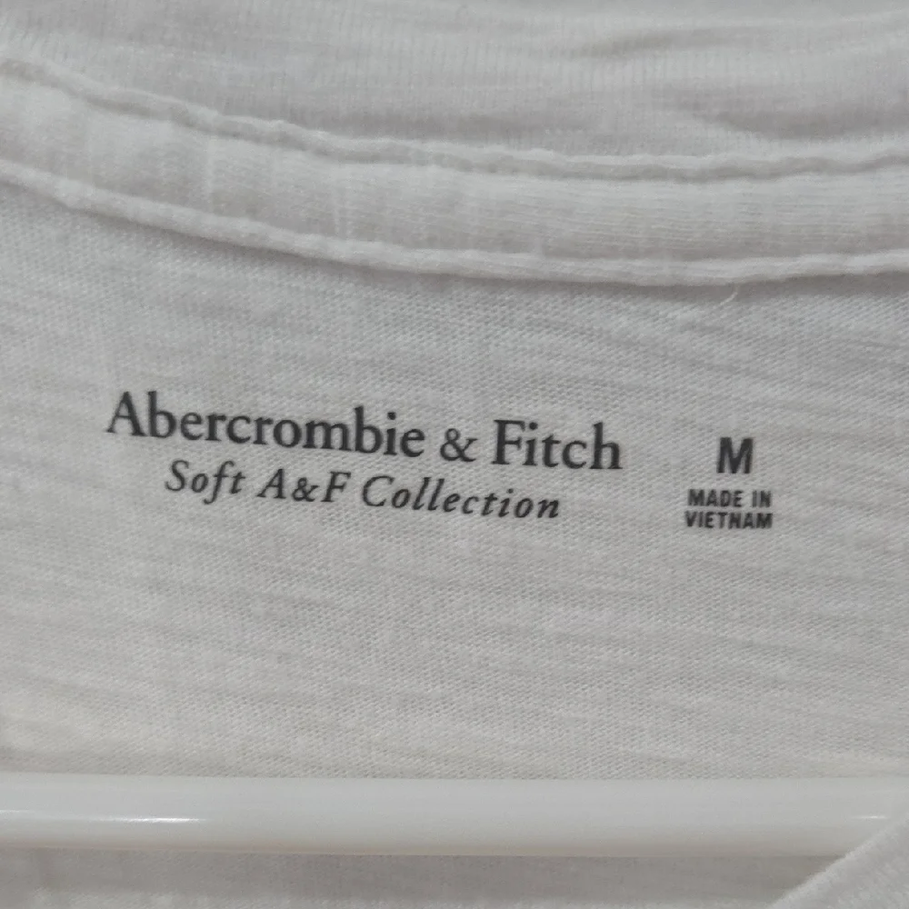 Abercrombie & Fitch Sz Medium Womens White Short Sleeve Tee - Picture 2 of 7